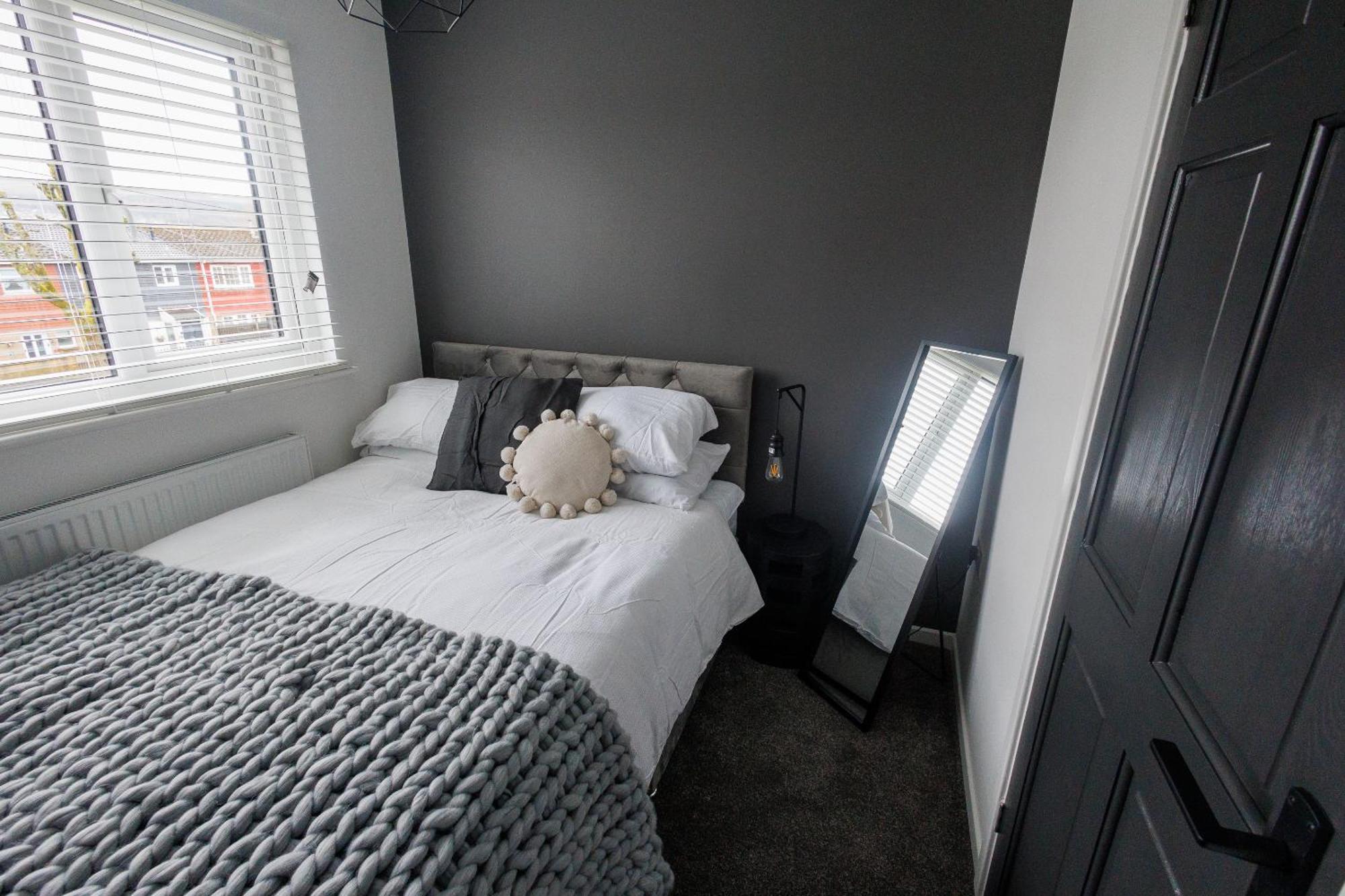 Uber Stylish 3 Bedroom Home Off Road Parking Near Town Centre And Bike Park Wales 머티르티드필 외부 사진